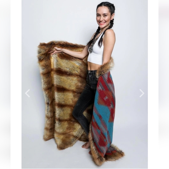 SpiritHoods Other - SpiritHoods Sunset Fox Faux Fur Throw